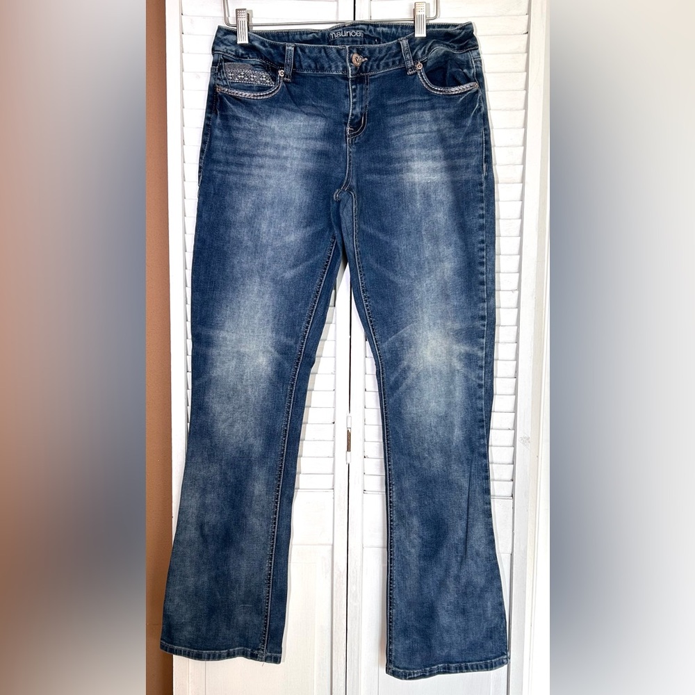 Maurices Womens Size 9/10 Regular Midrise bootcut stretch blue jeans embroidered
